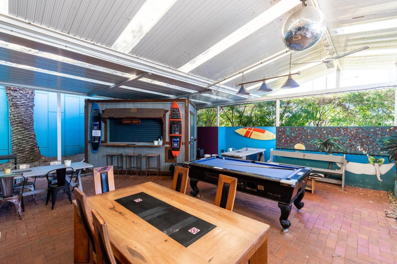 Aquarius Gold Coast Hostel Exterior photo
