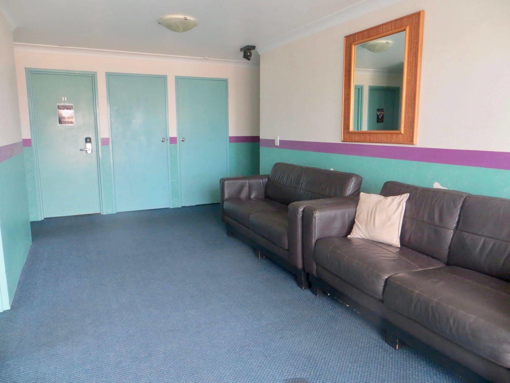 Aquarius Gold Coast Hostel Exterior photo